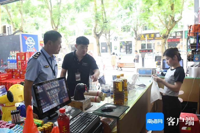 海口琼山区开展食品安全“你点我检 你送我检 服务惠民生”十进活动