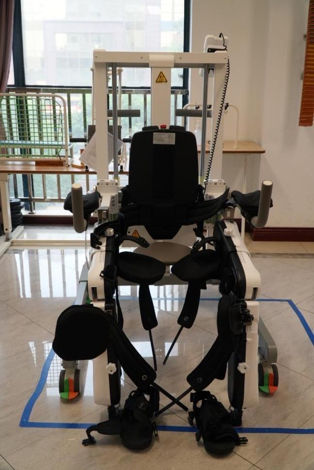 衢州骨伤科医院机器人让脊髓瘫痪患者重新站起来