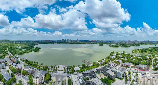 夏日开启高颜值“水晶天”模式，每一张都是大片