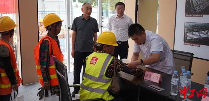 淄博在项目工地建起工会驿站