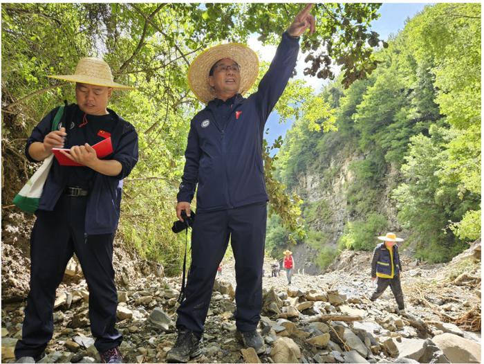 四川汉源发生山洪灾害，成都地调中心8名专家急赴现场......