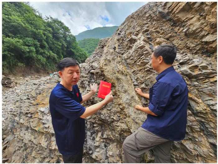 四川汉源发生山洪灾害，成都地调中心8名专家急赴现场......