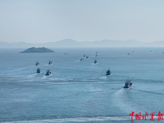 东海“小开渔”首日 洋山港海事局多措并举防范商渔船碰撞