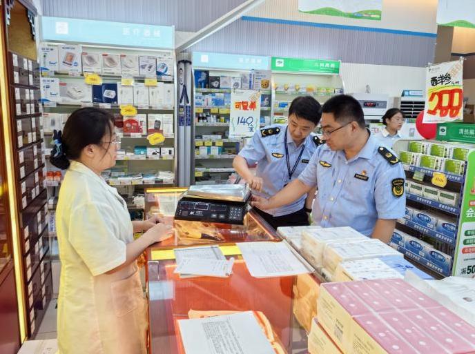 南京市六合区市场监管局开展零售药店药品质量安全及计量器具检查