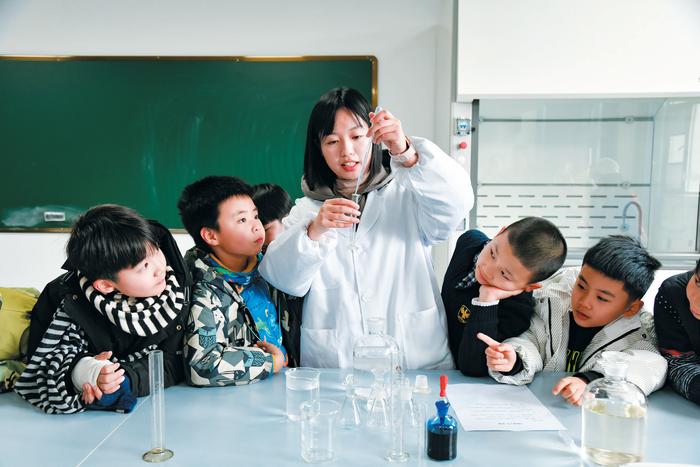 厚植科学沃土 激发探索热情——茅箭区教育局让科学教育在辖区中小学落地生根