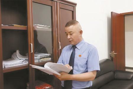 刘年生：延续军人拼搏奉献本色