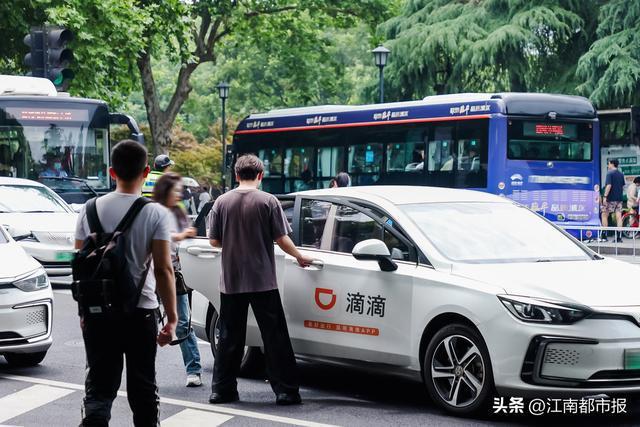 热门城市滴滴打车需求上涨超140% 滕王阁、景德镇中国陶瓷博物馆等打车需求增长快