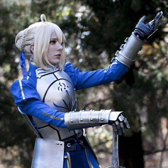 俄妹COS《Fate》Saber：泳装呆毛王 靓丽吸睛