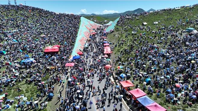 甘南草原唱响盛世欢歌——第二十二届九色甘南香巴拉旅游艺术节开幕侧记