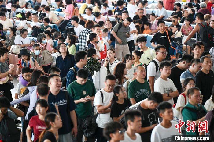 暑运首月广铁集团发送旅客超5921万人次