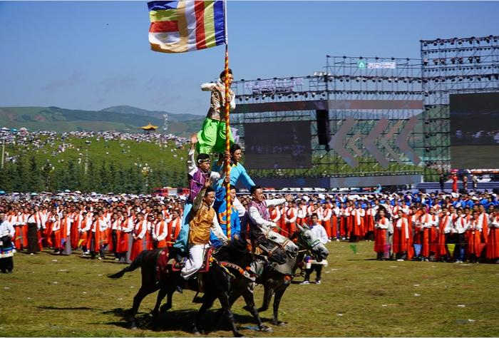 甘南草原唱响盛世欢歌——第二十二届九色甘南香巴拉旅游艺术节开幕侧记