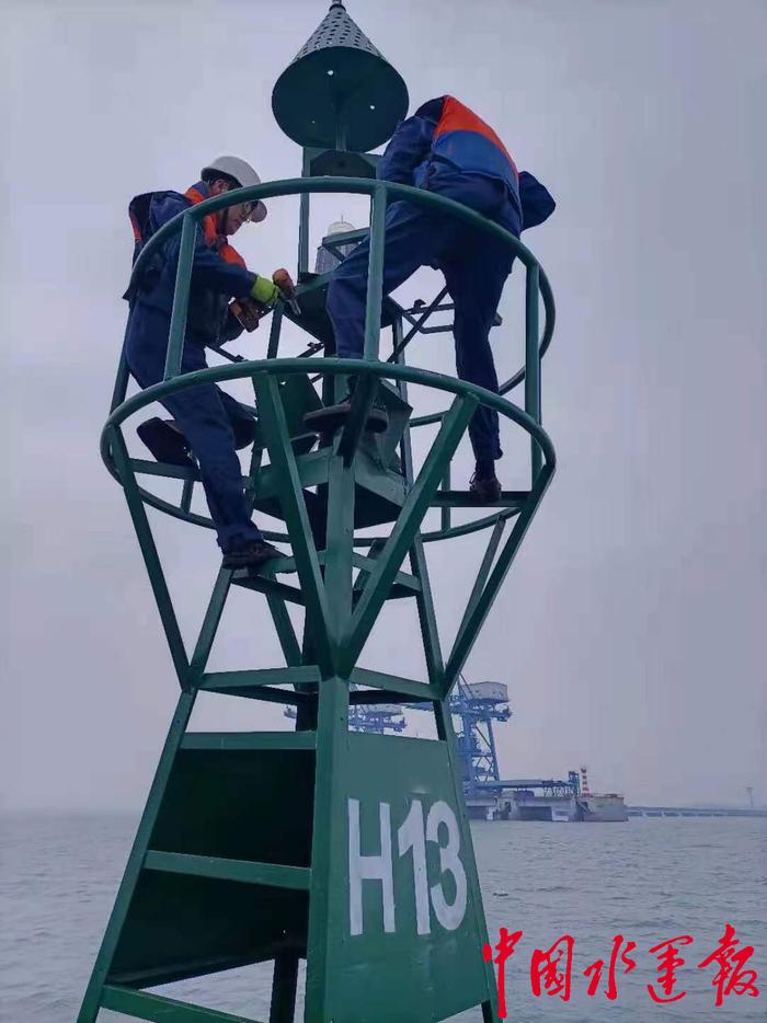 北海航海保障中心大连航标处及时保障大风、强降雨等恶劣天气下船舶通航安全