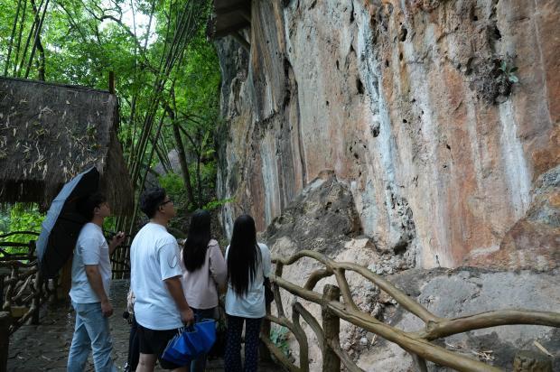 云南大学实践团队开展“以文塑旅由旅兴民”品牌设计调研与学习