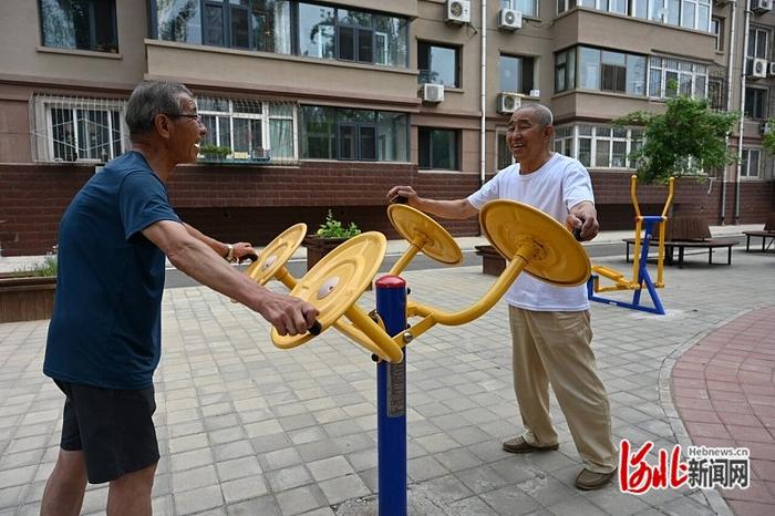 记者走基层·来自一线的改革故事｜老旧小区有了服务“大管家”