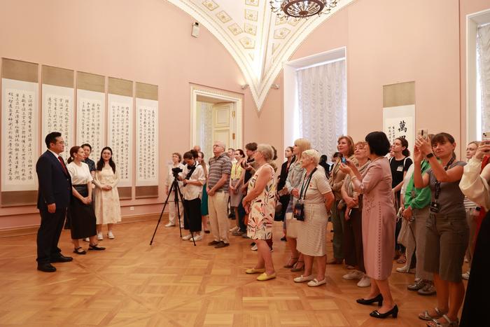 “万里茶道上的中华书法艺术作品展”亮相俄罗斯国家博物馆