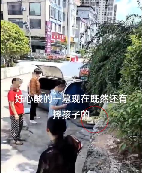 湖北恩施一垃圾桶内发现男婴，众人积极救助，多方回应