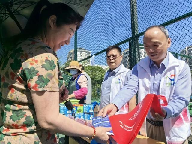 践行全过程人民民主“盈浦实践”，代表履职“1+3+X”机制开启闭会期间代表履职新篇章