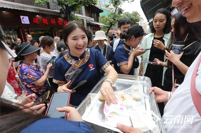 【高清组图】昆明老街成为暑期旅游的热点打卡地