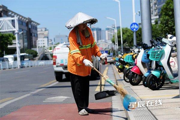 组图 | 高温下的坚守 汗水凝聚芙蓉力量