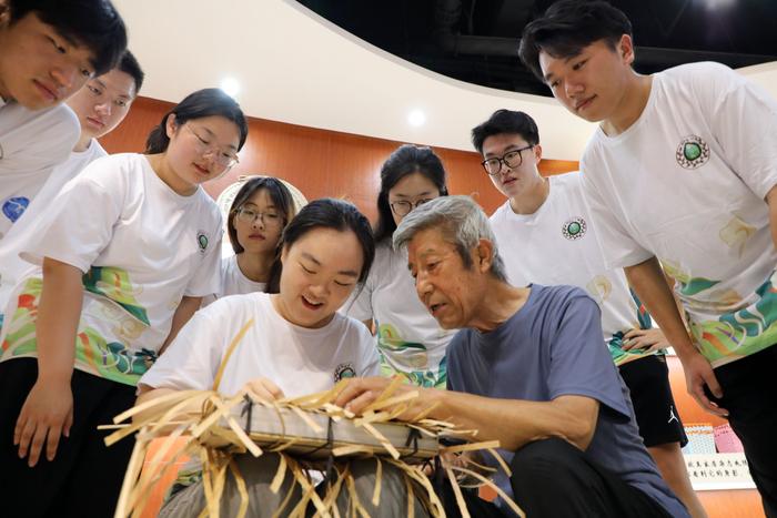 大学生的“非遗假期”