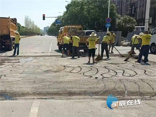 组图 | 高温下的坚守 汗水凝聚芙蓉力量