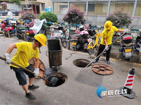 组图 | 高温下的坚守 汗水凝聚芙蓉力量