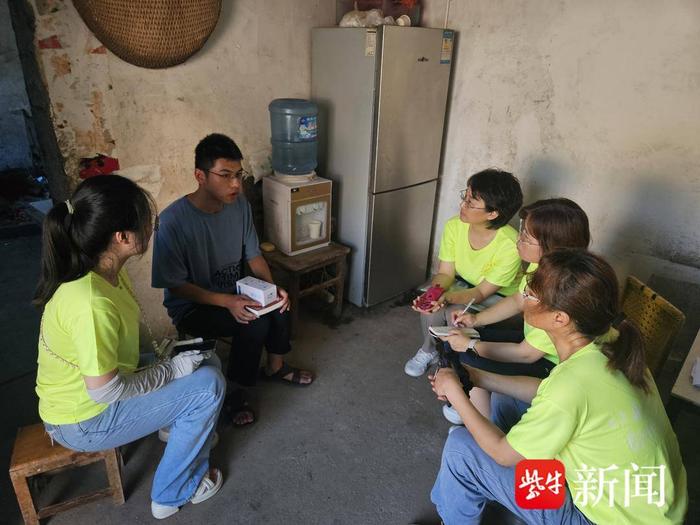 “我受助于社会资助，一直想回报社会” 助学直通车走访连云港学子，报名截止，捐款继续