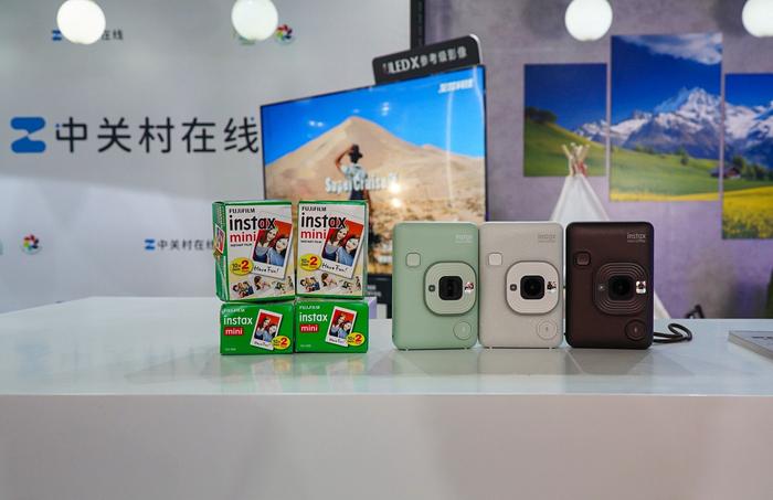 来2024 P&I中关村在线 感受富士instax mini Liplay有趣时刻