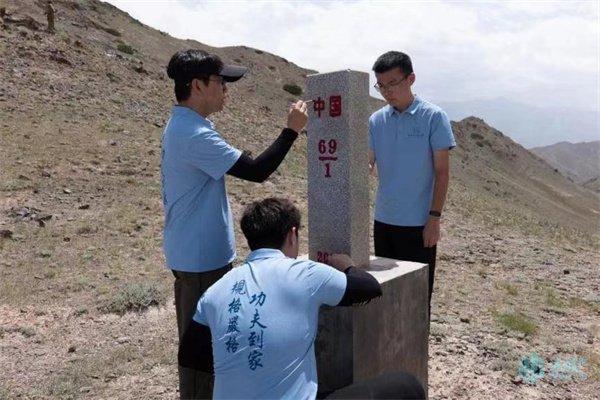 沉浸式体验！跟随哈工大学子驰骋边疆