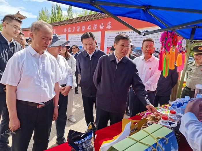 查显友率中央有关部门祝贺团出席青海省果洛藏族自治州、海西蒙古族藏族自治州成立70周年庆祝活动