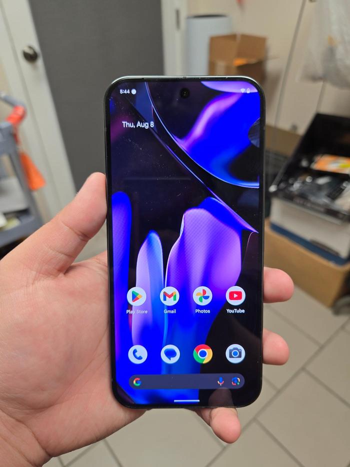 粉色版谷歌 Pixel 9 Pro XL 手机真机曝光