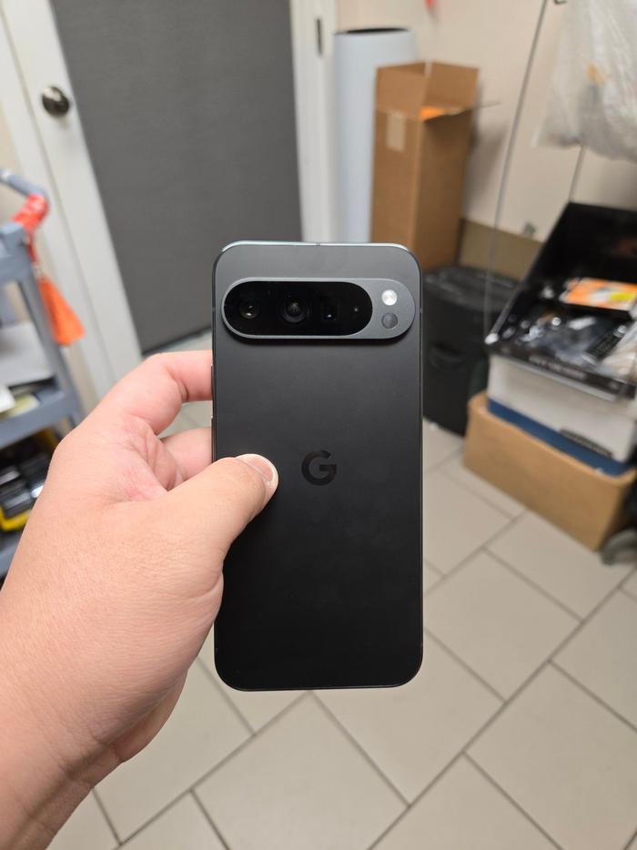 粉色版谷歌 Pixel 9 Pro XL 手机真机曝光