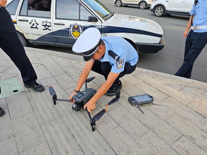 兰州公安交警河北大队：无人机化身“空中交警”助力平安出行