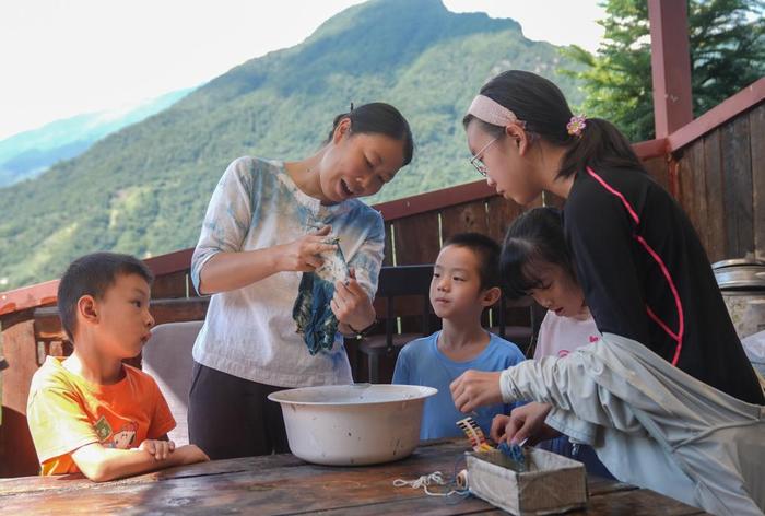 四季中国｜青山当户 白云过庭：“华中屋脊”上的夏日生意经