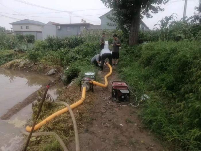 迅速行动，应对强降雨