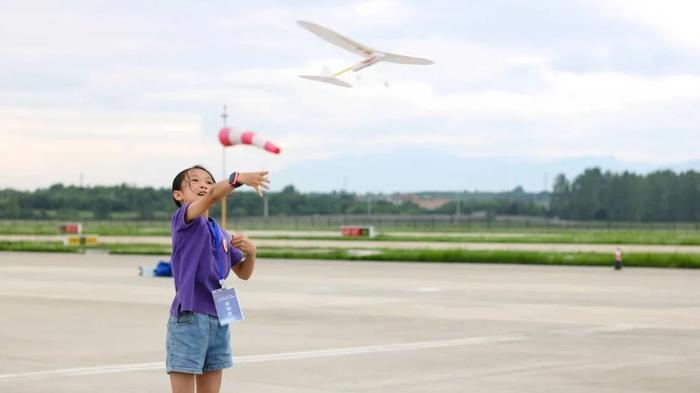 新知小学在2024年第二十五届“飞向北京·飞向太空”青少年航空航天模型教育竞赛活动中获奖