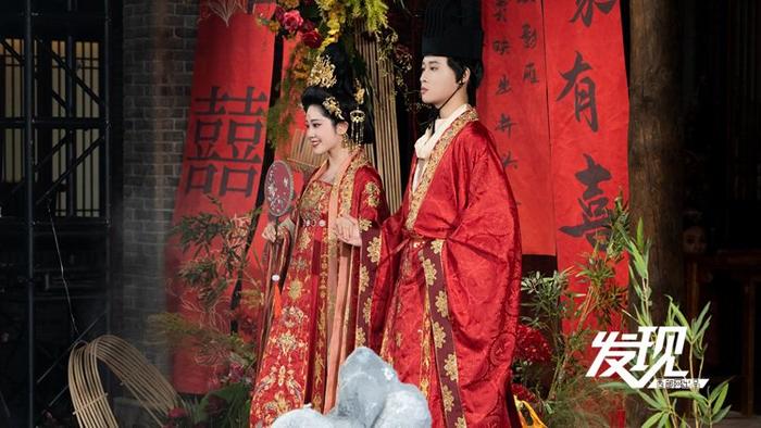 网络中国节·七夕丨弘扬传统文化 演绎七夕浪漫 西安上演“婚服秀”