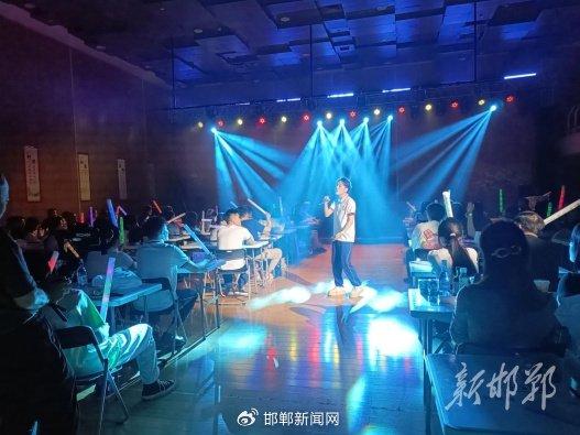 这场“三年二班”主题音乐会有创意