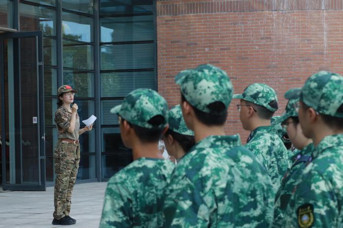 启动！金融学子军训第一天！