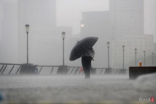 “一橙两黄一蓝”上海四预警高挂！这场暴雨能为申城带来降温吗？