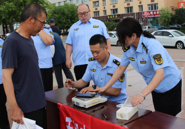 黑龙江省孙吴县市场监管局开展“手机变砝码、计量惠民生”活动