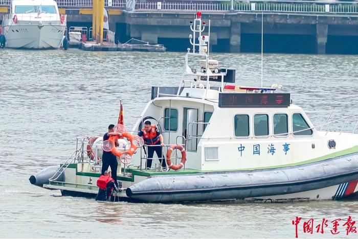 “迎进博 强应急 保安全”黄浦江核心区服务保障水岸大客流综合应急演练成功举行