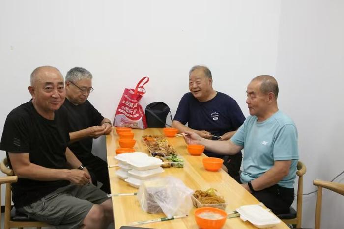 朝阳区东湖街道将养老助餐服务升级为社区食堂