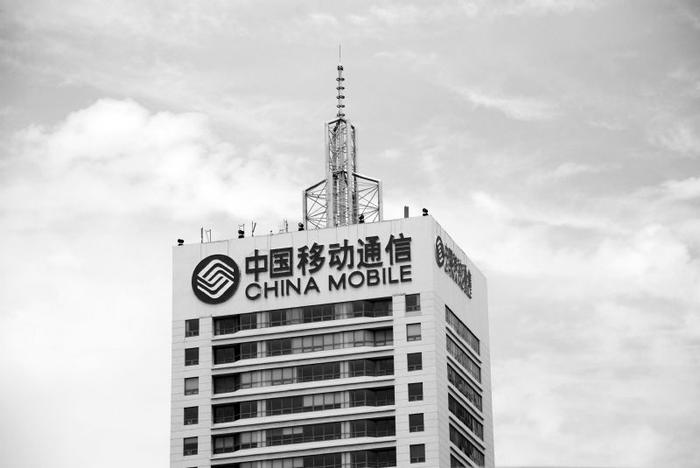 中国移动半年赚802亿中期拟分红510亿   移动用户突破10亿市值2.23万亿A股居首