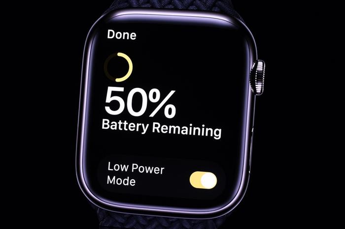 京东国际 + 认证翻新，Apple Watch S8 手表 1898 元 6 折购