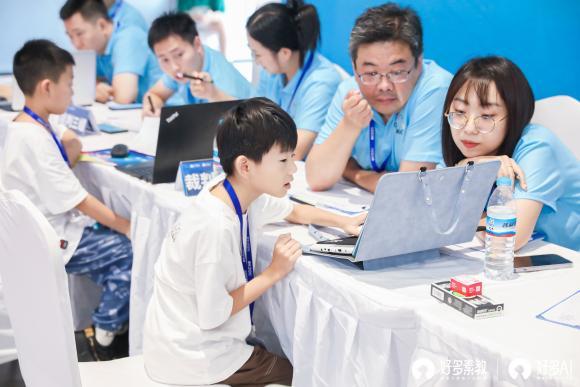 首个全国性中小学AI大模型赛事圆满成功，开启青少年AIGC教育新篇章