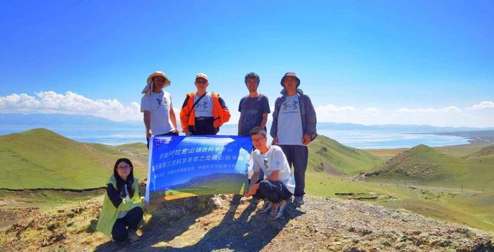 “走进夏尔西里无人区”——中国科学探险协会新疆阿拉套山综合科学考察野外工作圆满完成