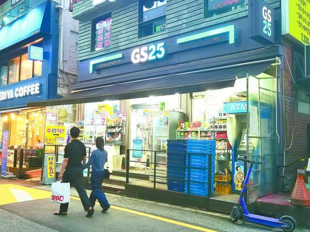 韩国便利店提供“一站式服务”