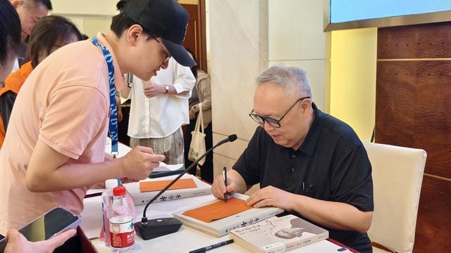 上海书展上新书签售，这位海上文人的家训发人深省