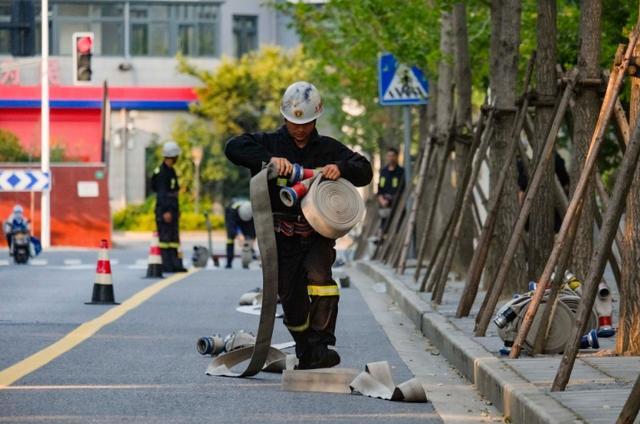 多图直击！场景震撼！带你感受训练场上的“热辣滚烫”